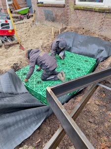 Stijlvolle voor- en zijtuin in Rotterdam Hillegersberg